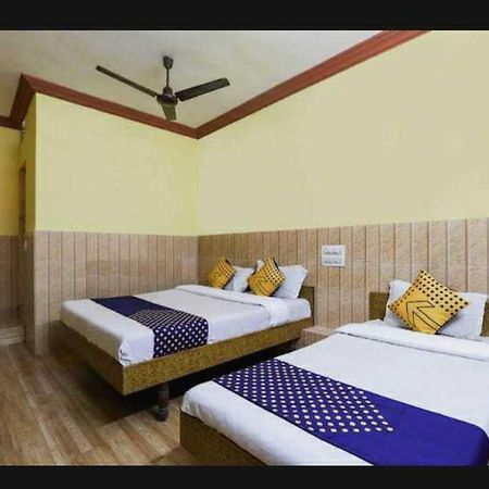 Oyo Hotel Apsara Guest House Ahmedabad Esterno foto