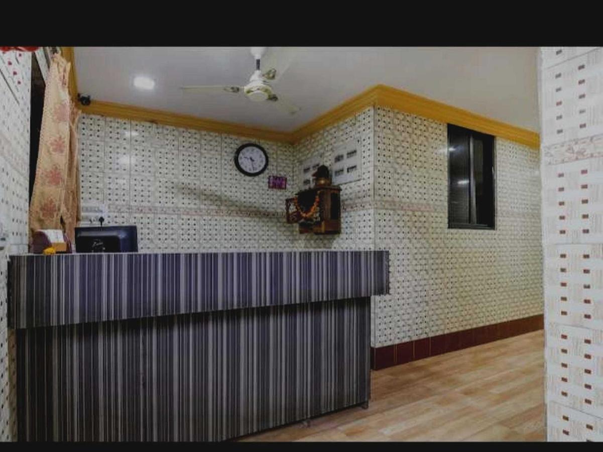 Oyo Hotel Apsara Guest House Ahmedabad Esterno foto