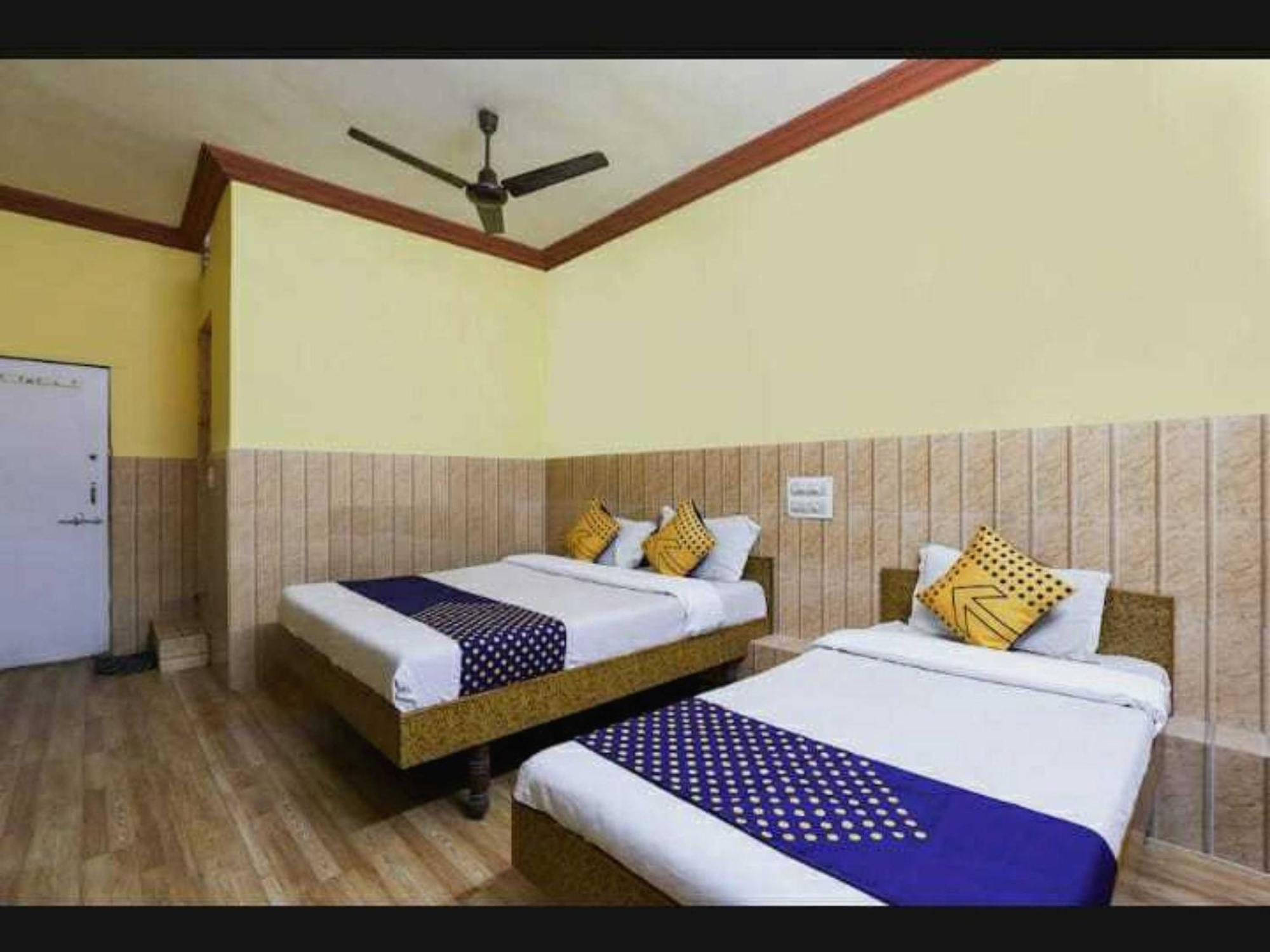 Oyo Hotel Apsara Guest House Ahmedabad Esterno foto